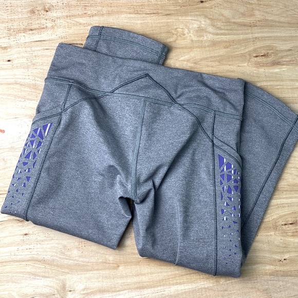 Ivivva by Lululemon Cropped Grey Leggings. Girls Size 12 - Picture 5 of 8
